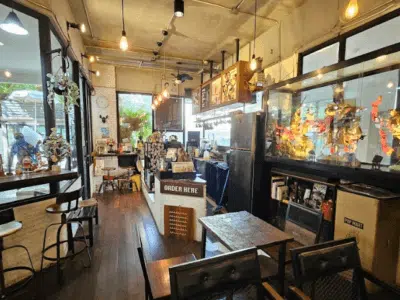Favour Café เฟลเวอร์ คาเฟ่
