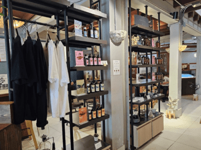 Y'EST WORKS Coffee Bar