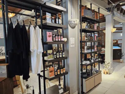 Y'EST WORKS Coffee Bar