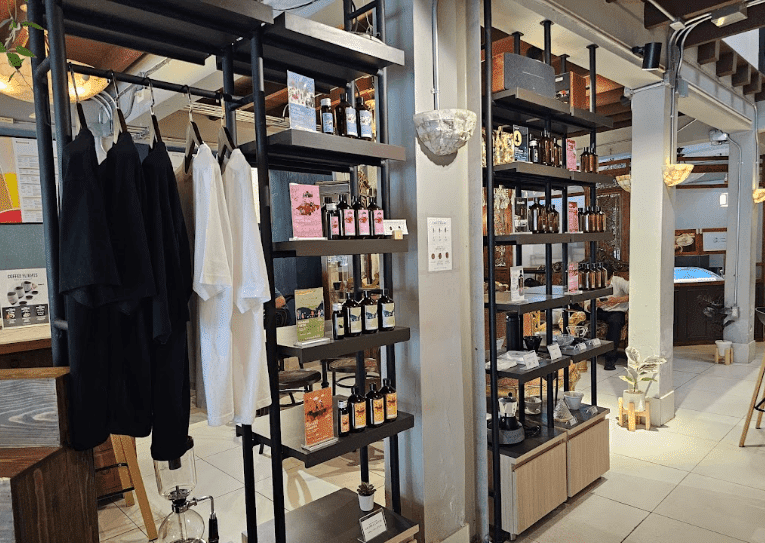 Y'EST WORKS Coffee Bar