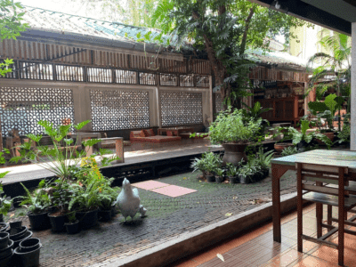 Unbranded Cafe
