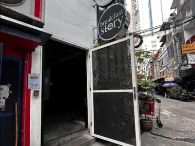 Breakfast Story Asok