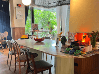 Lazy Daisy Brunch and Bar