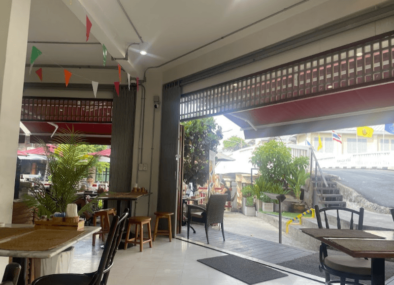 Duklong Cafe and Eat