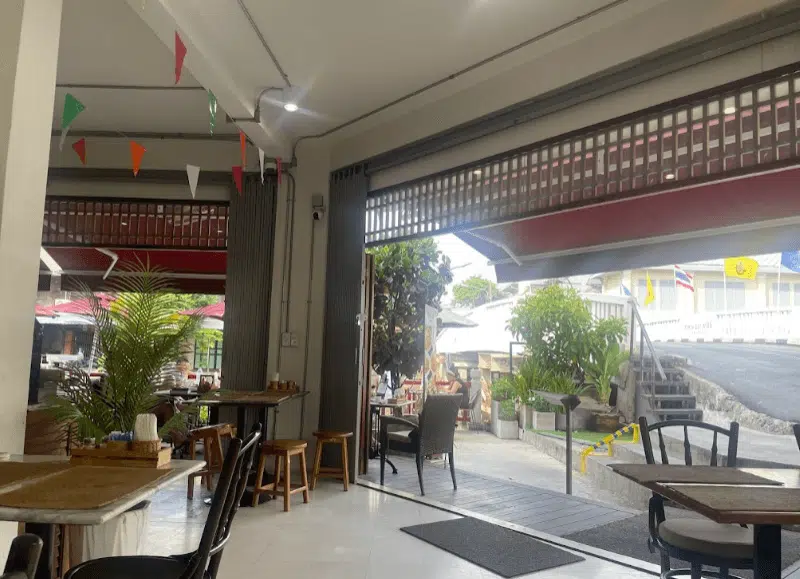 Duklong Cafe and Eat