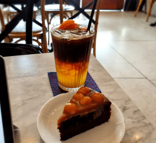 Hummingbird Cafe