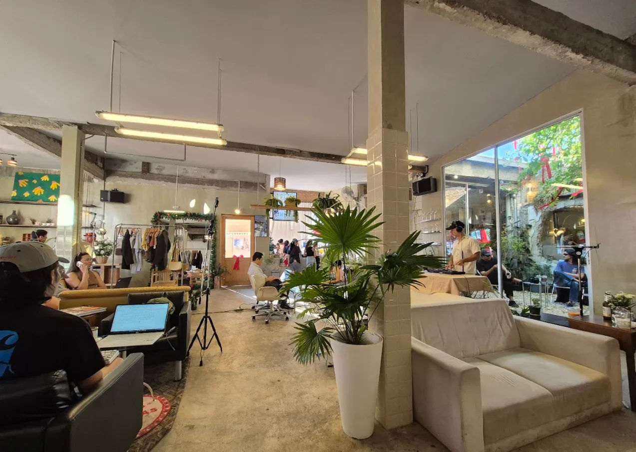 fringe cafe chiang mai