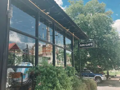 Siri Cafe พิบูลมังสาหาร - สเต็ก กาแฟ ขนม (ถ.เมืองฮาม)