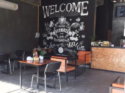 Siri Cafe พิบูลมังสาหาร - สเต็ก กาแฟ ขนม (ถ.เมืองฮาม)