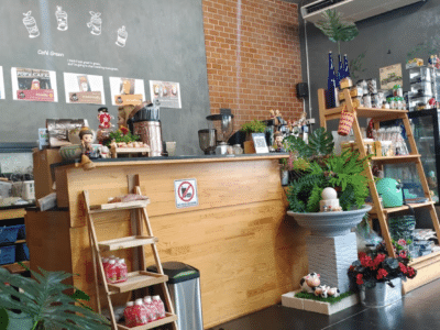 Pop's Cafe