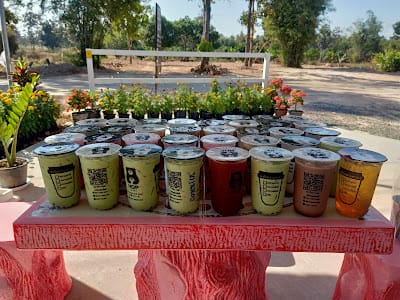 Hop Chafe' หน้ารร.ศรีแสงธรรม
