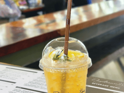 Daydreaming café