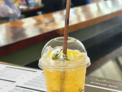 Daydreaming café