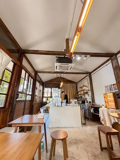 ลักษณ์6 คาเฟ่อุบล cafe ร้านอาหารอุบล กาแฟ