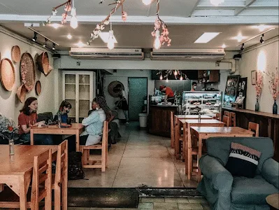 Antique Café & Cakes