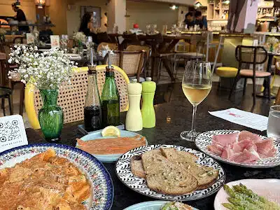 Gigi Eatery Asoke