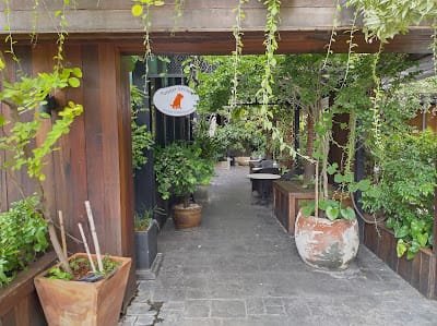 Hungry Brown Eat and Coffee Roasters