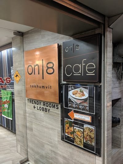 On / 8 Cafe'