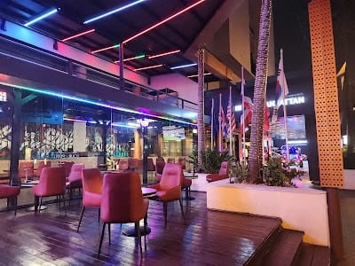 The Bronx Bar&Cafe