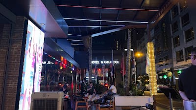 The Bronx Bar&Cafe