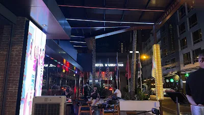 The Bronx Bar&Cafe