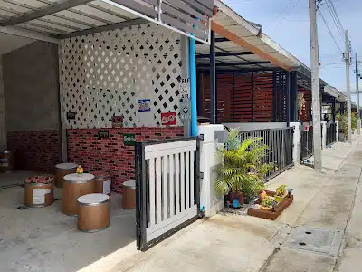 Relax​ Cafe​ the​ connect​ soi​ 17
