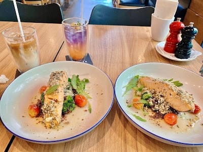 THE COFFEE CLUB - Holiday Inn Express Sathorn