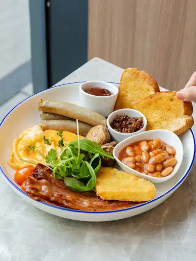 THE COFFEE CLUB - Staybridge Thonglor