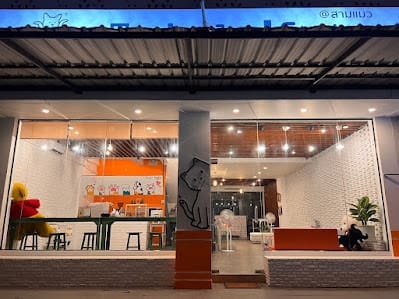 Triple Cats Cafe & Crafts (สามแมว)