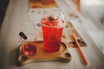 Triple Cats Cafe & Crafts (สามแมว)