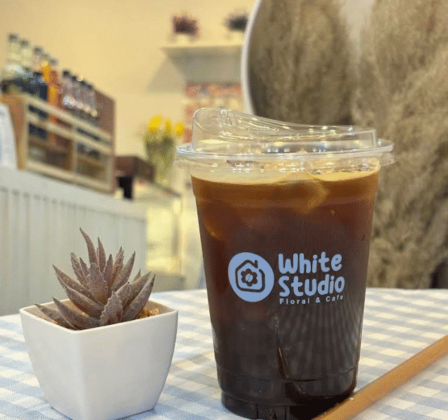 White Studio Floral and Cafe ABAC