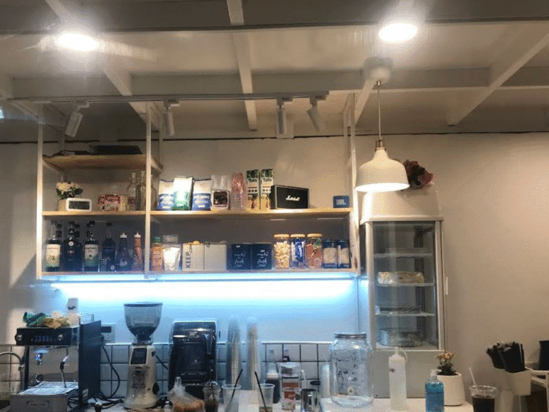 MOMO HOUSE CAFE