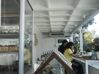 MOMO HOUSE CAFE