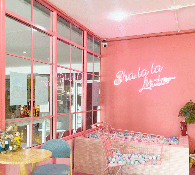 Shalala Cafe' X Studio (ชาลาล่า คาเฟ่)