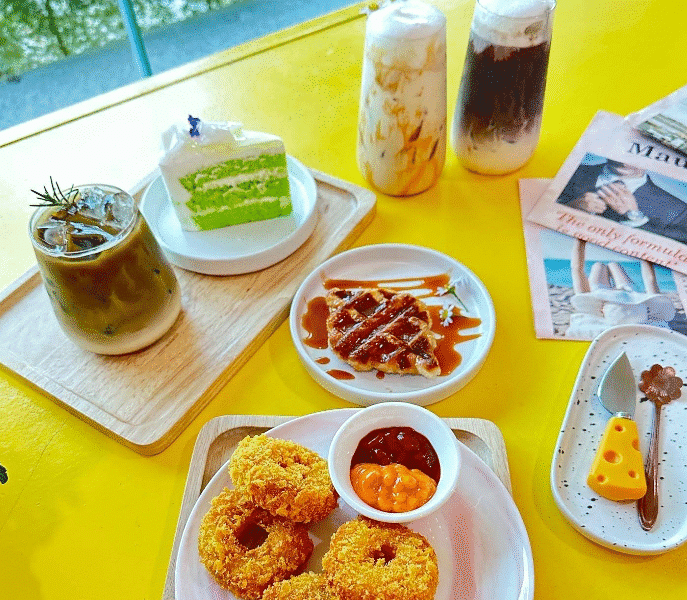 Shalala Cafe' X Studio (ชาลาล่า คาเฟ่)