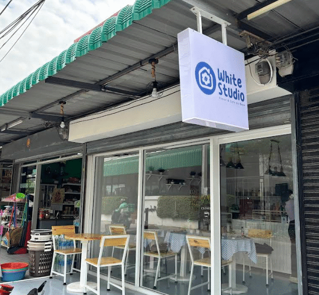White Studio Floral and Cafe ABAC