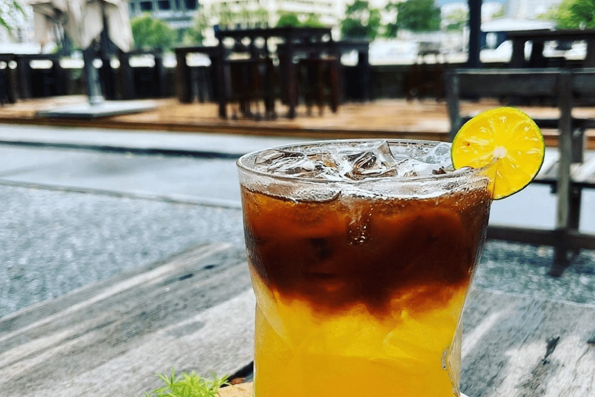 Hong Sieng Kong: Bangkok's Riverside Heritage Cafe 4 elling 2